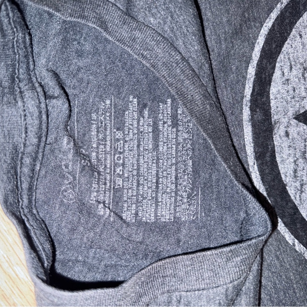 Volcom Men's Gray Graphic T-Shirt NWOT S - Picture 2 of 2